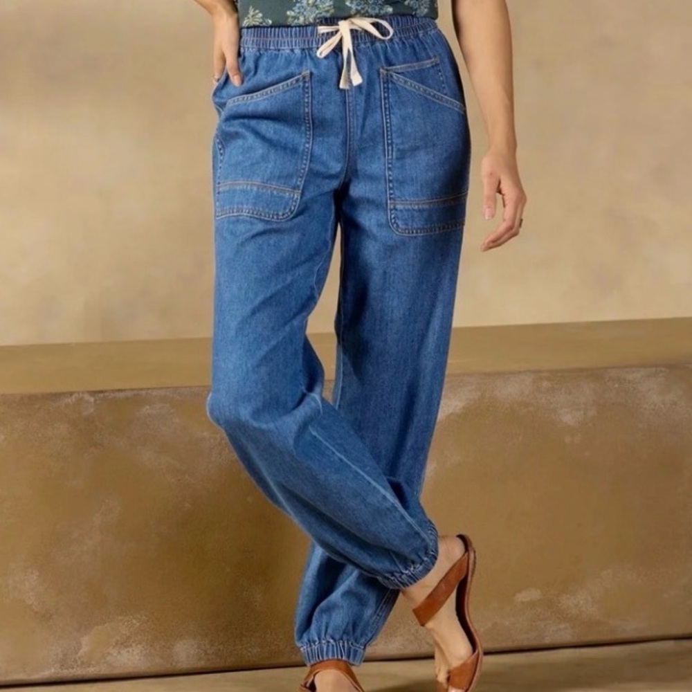 Sundance jogger Jeans size Medium Petite
